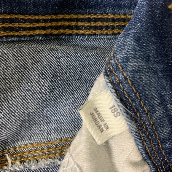 Style & Co Straight Leg Embroidered Jeans short Inseam - Picture 9 of 11